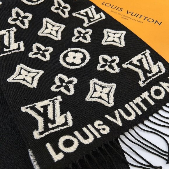 Louis Vuitton Women’s Black Scarf - Picture 2 of 6